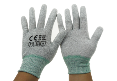 Can anti-static gloves be cleaned by themselves?